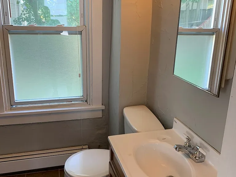 429 Grace St — Photo 10