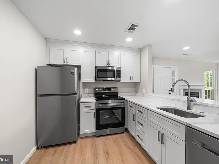 6607 Jupiter Hills Cir #E — Photo 22