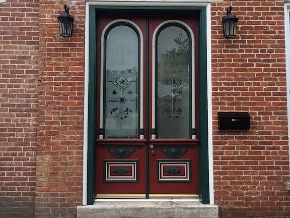 5th image of 811 Columbia St