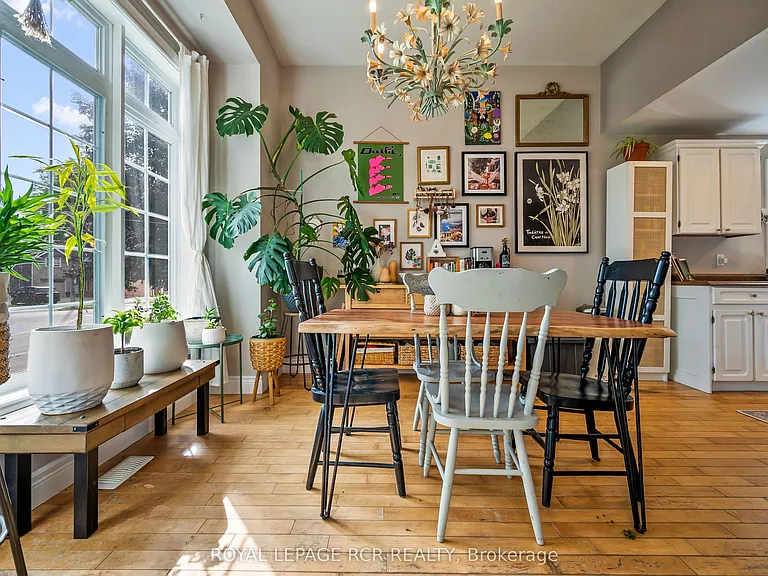 26 Sarah St — Photo 4