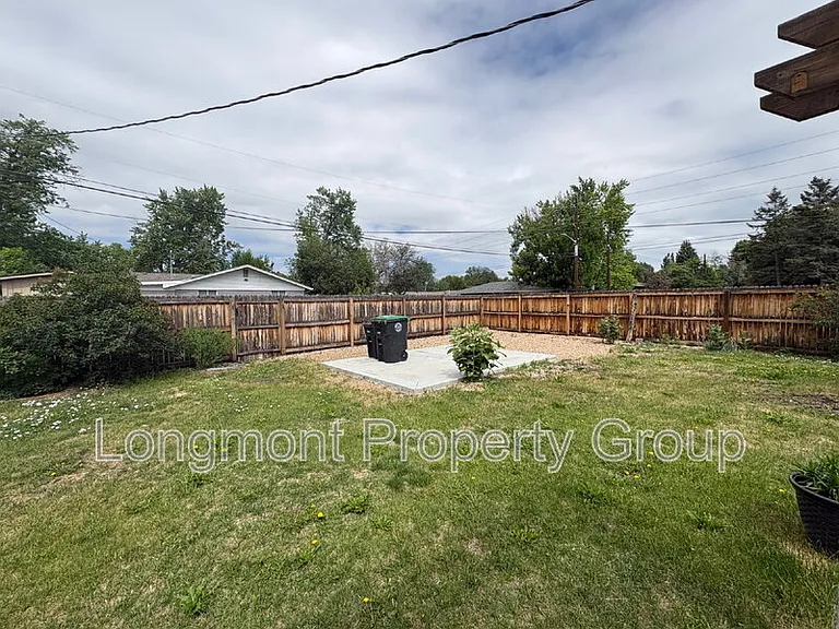 1851 Collyer St — Photo 3