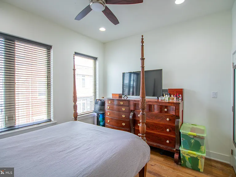 1441 S Bouvier St — Photo 16