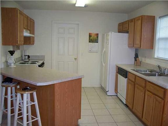 2nd image of 1943 Jo Tam Ln