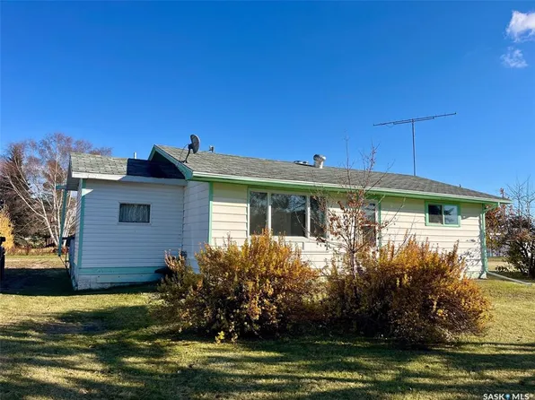 113 1st STREET W, Smeaton, SK S0J 2J0