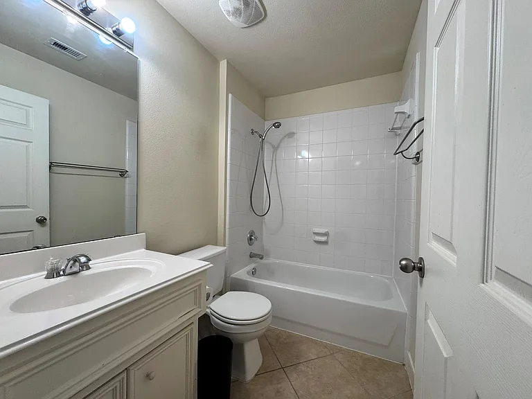 2333 Ann St — Photo 24