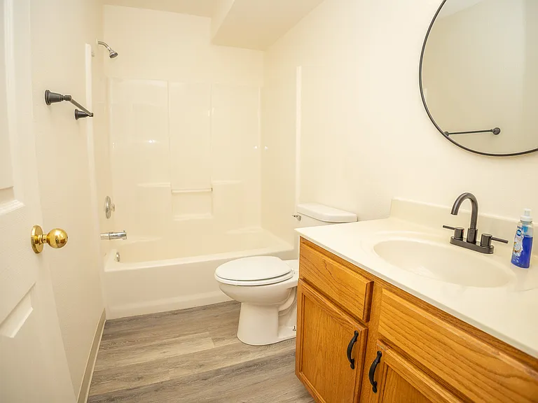 325 S Summit Dr #A — Photo 12