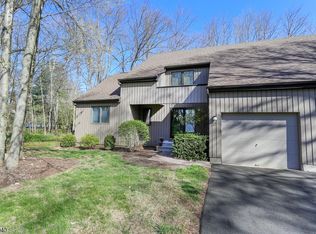 32 Windmill Dr, Morristown, NJ 07960