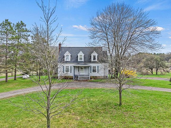 3rd image of 575 Ithaca Rd