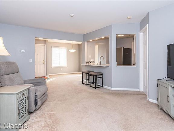 5th image of 42609 Lilley Pointe Dr #3