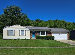 6838 Crestwood Ln, Olmsted Township, OH 44138