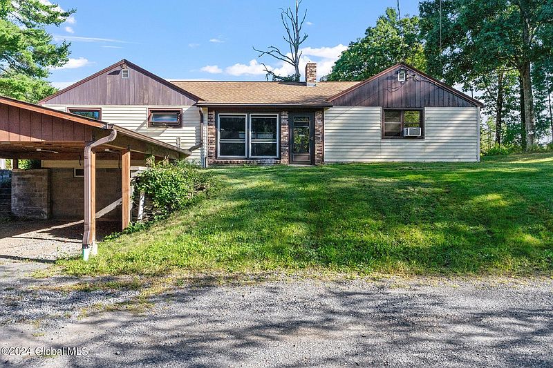 2nd image of 2728 Lower Gregg Road