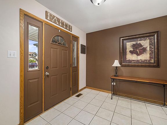 4th image of 19724 Edgebrook Ln