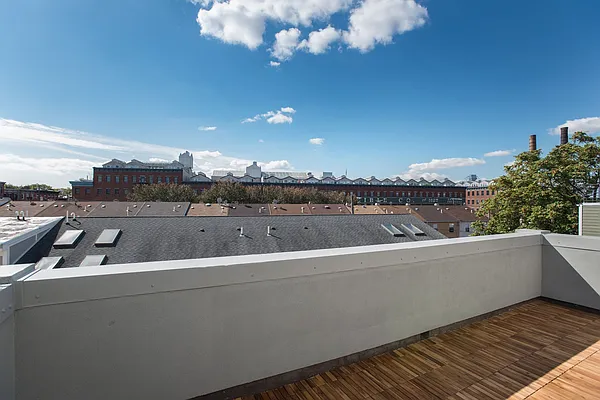 Sold by Nestseekers | media 2