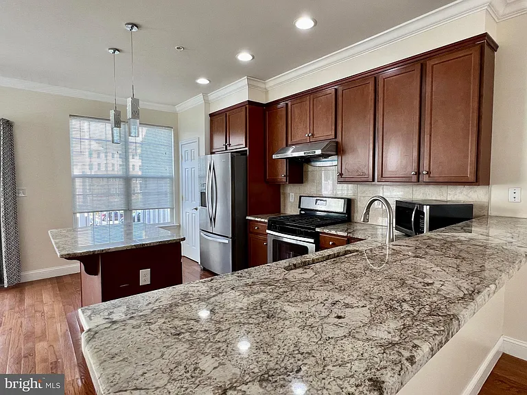 1329 Parish Ave — Photo 13