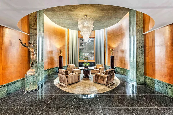 Sold by Sotheby's International Realty | media 11