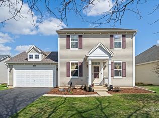 577 Cardinal Ave, Oswego, IL 60543