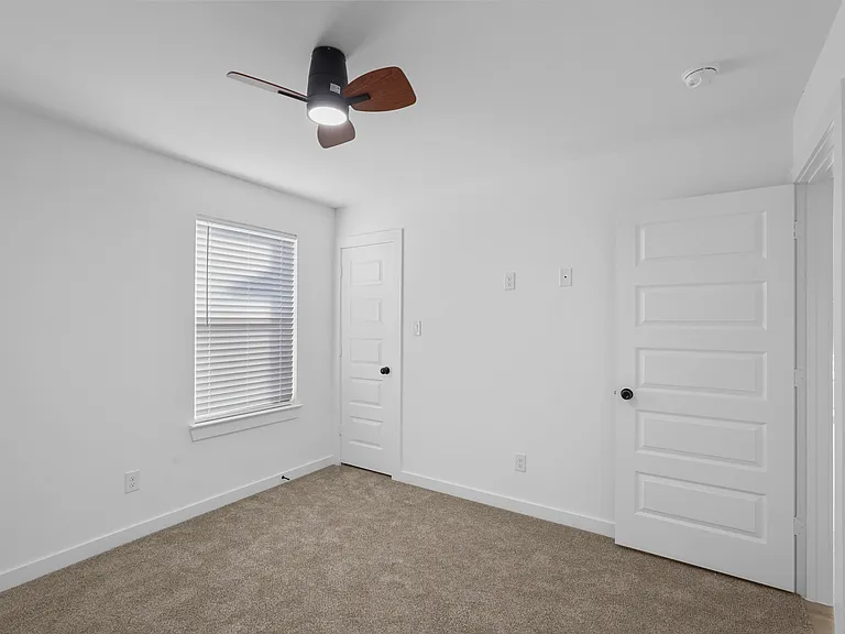 2217 Sayle St #B — Photo 11