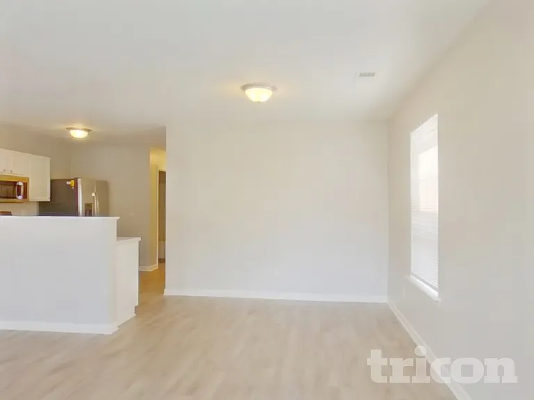 226 Blazer Dr — Photo 5