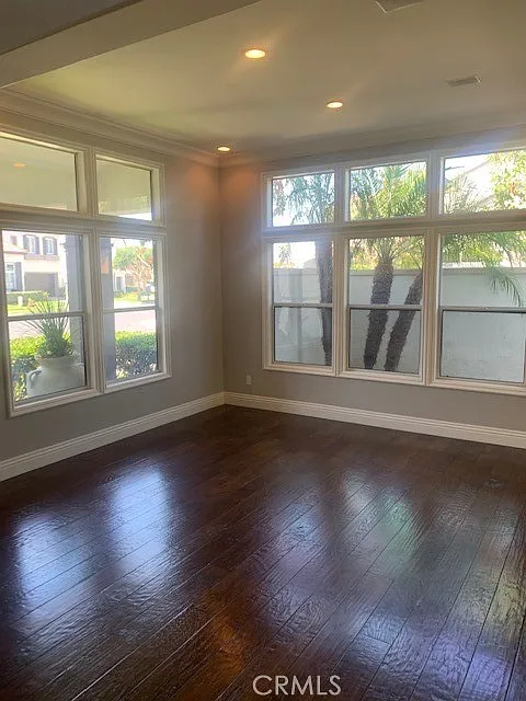 4 bed, 3.5 bath, 2313 sqft, $9,000 — Photo 2