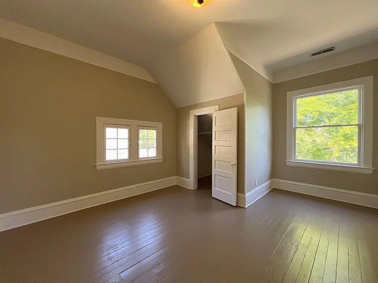 2850 NE Davis St — Photo 44