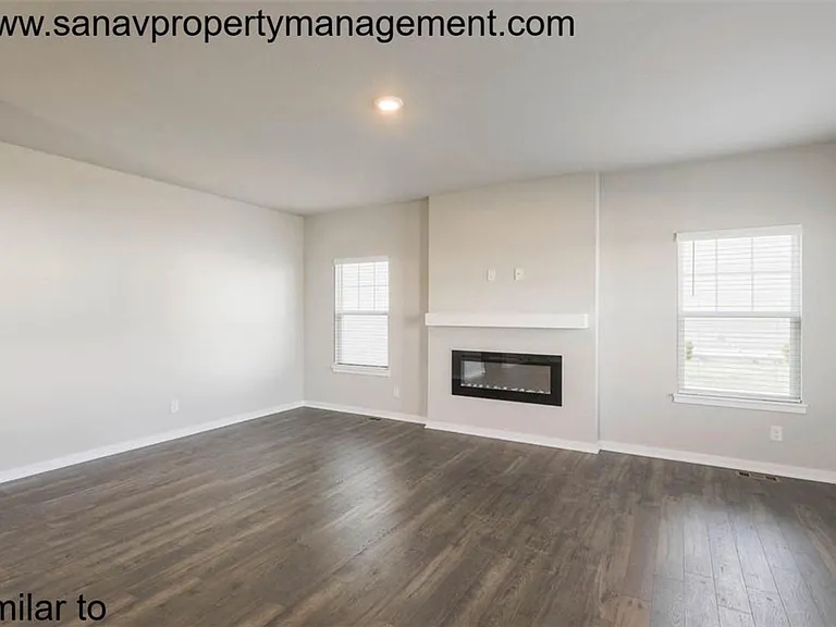 2416 SW Plaza Pkwy — Photo 4