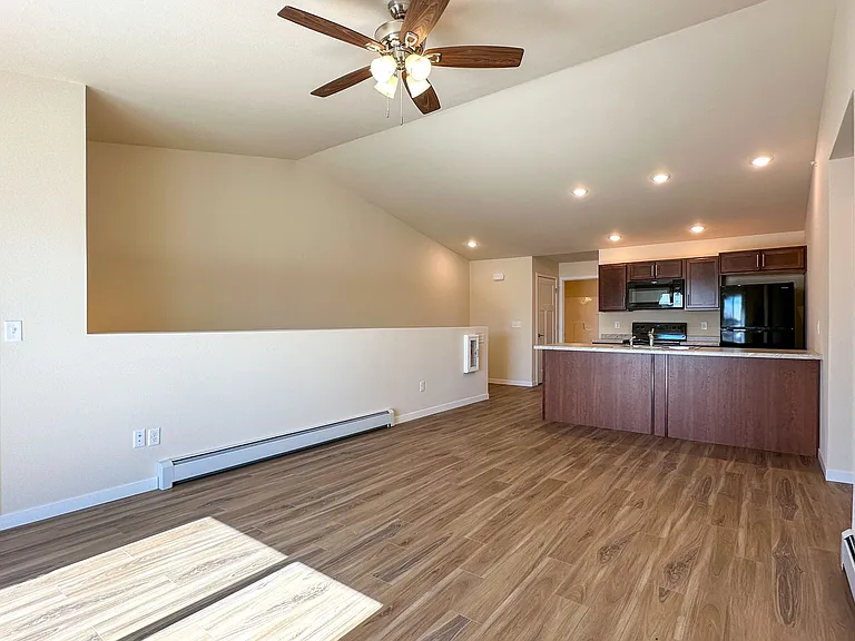 713 Caroline St — Photo 292