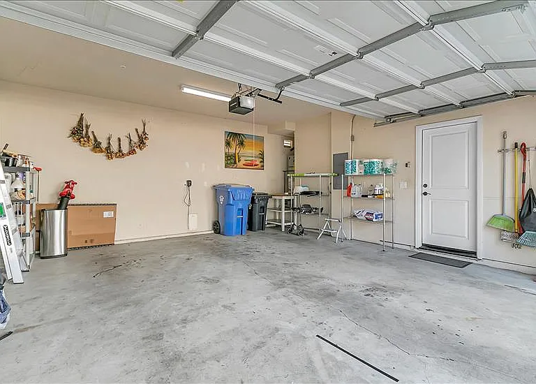 1504 Pear Tree Ln — Photo 22