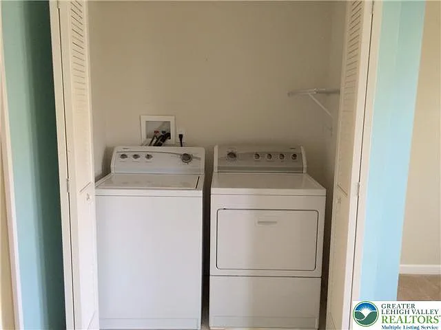 1073 Sparrow Way — Photo 13
