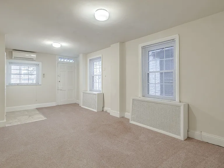 331 S 18th St #1R — Photo 5