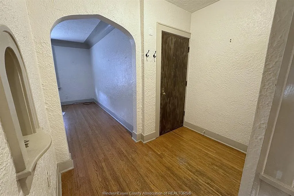 2 bed, $1,600 — Photo 3