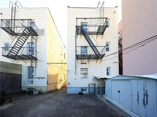 1813 Bay Ridge Avenue image 29 of 31