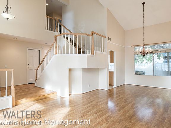 4th image of 12144 Carrollton Sq