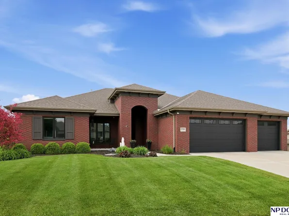 12504 Pintail Cir, Papillion, NE 68046