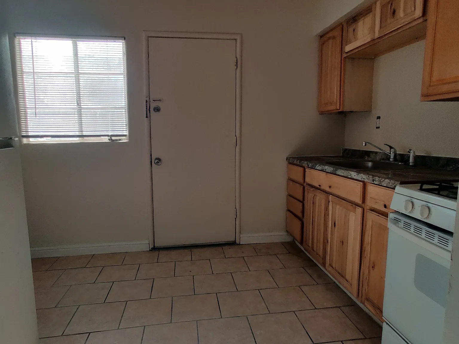 1 bed, 600 sqft, $1,100 — Photo 1