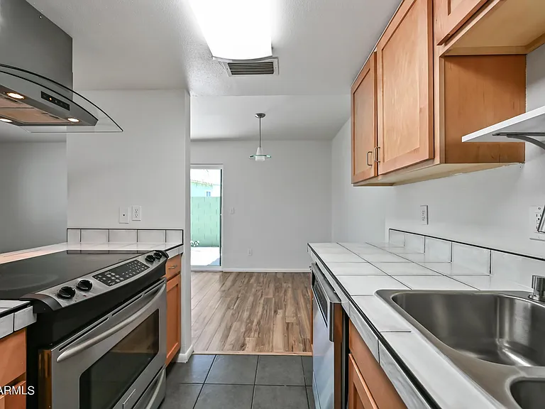 729 E Cochise Dr #B — Photo 12