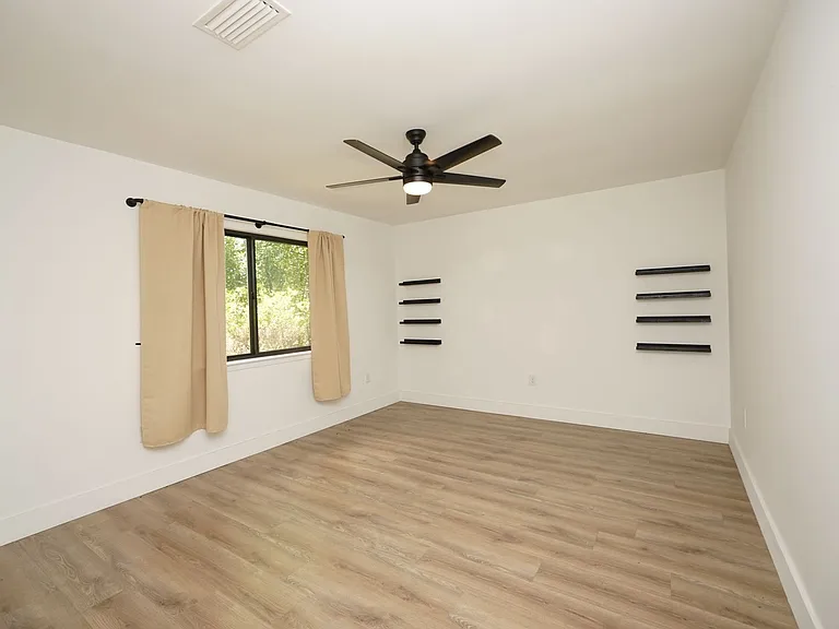 2419 Rocky Shores Dr — Photo 35