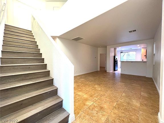 4th image of 276 Bella Matese Ave
