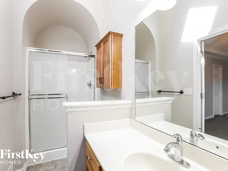 11328 N Wyandotte St — Photo 9