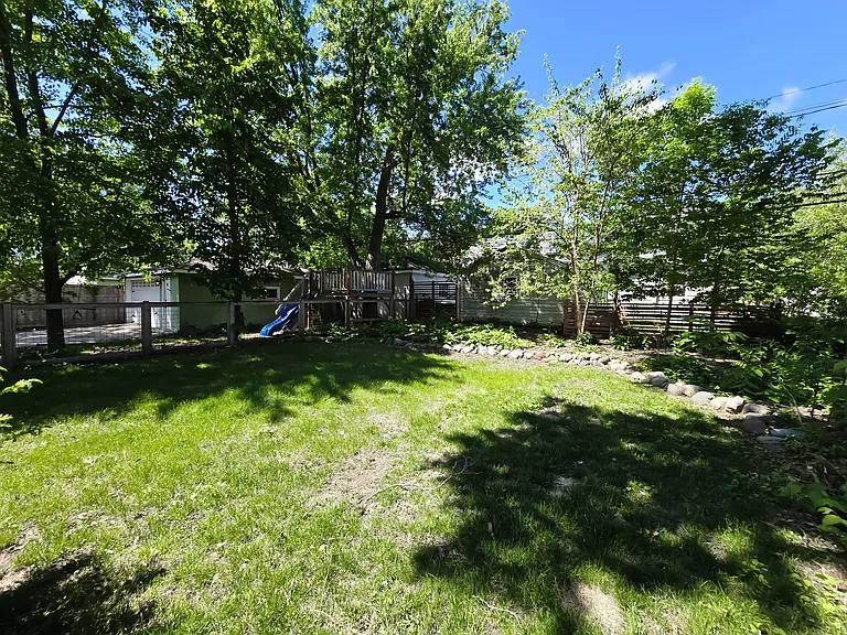 4302 Colfax Ave S — Photo 22