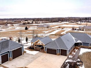 N2527 Della Marcus Dr, Kaukauna, WI 54130