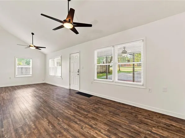 5529 Outlook St, Mission, KS 66202
