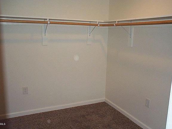4th image of 461 S Evergreen Dr