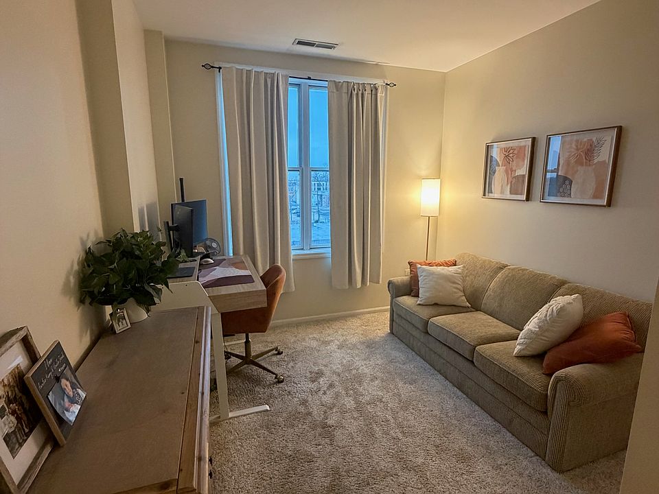1st image of 2472 W Foster Ave APT 405