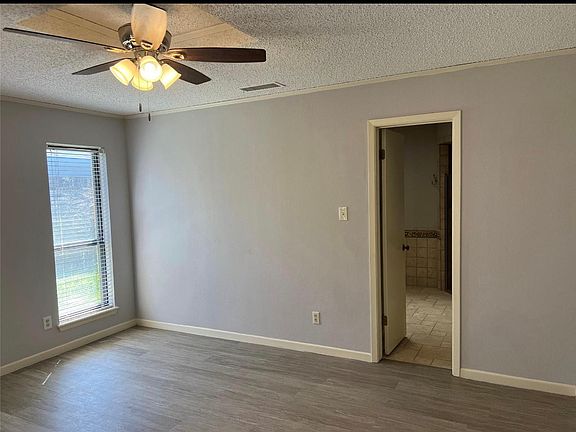 5th image of 873 Cloverleaf Ln