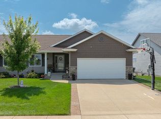3841 Whitman Ave, Marion, IA 52302
