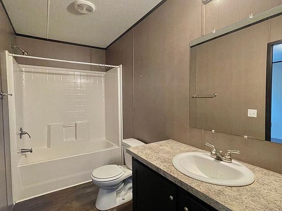 5th image of 210 Louise Ln NW