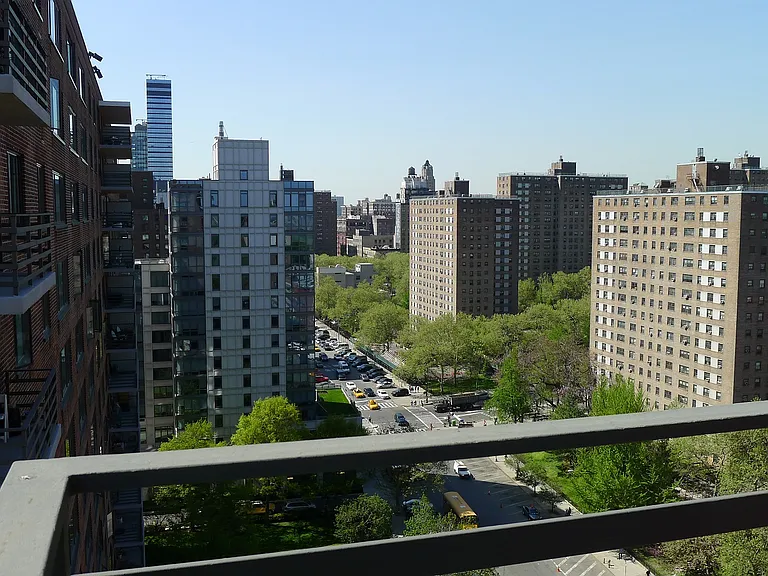 400 Central Park W #18C — Photo 4