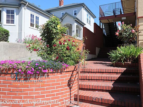 2nd image of 314 Warwick Ave #6