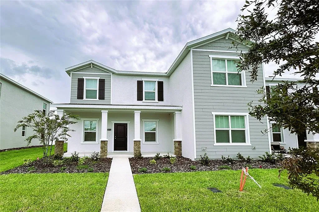 3 bed, 2.5 bath, 1755 sqft, $2,395 — Photo 1