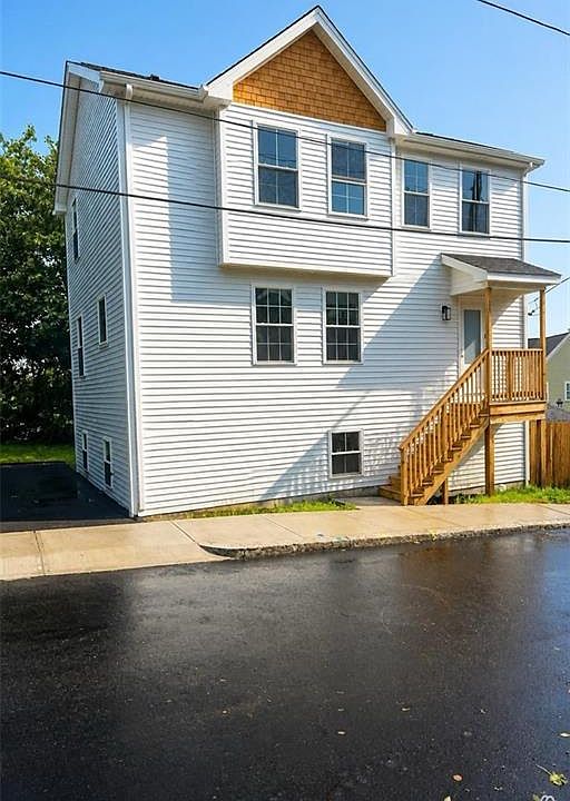 1st image of 11 Benton St